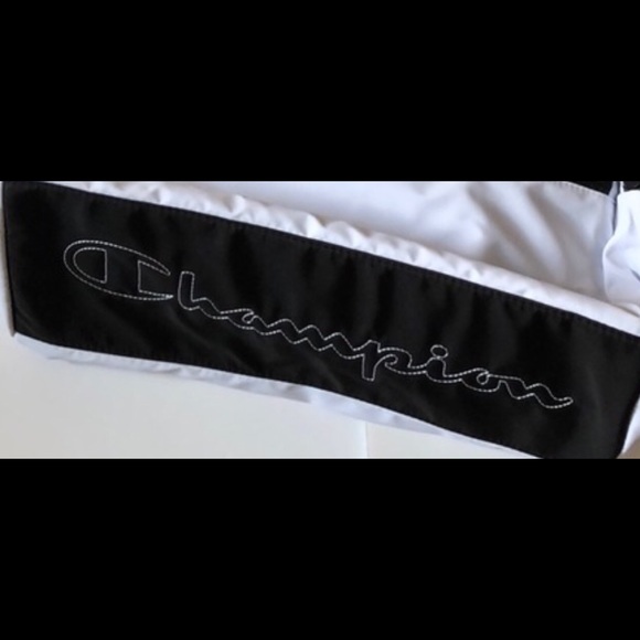 🔥🎒 Champion Duffle 🔥🎒 - Picture 5 of 6